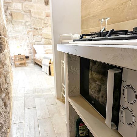 Old Tuff Apartments بولينيانو آ ماري المظهر الخارجي الصورة