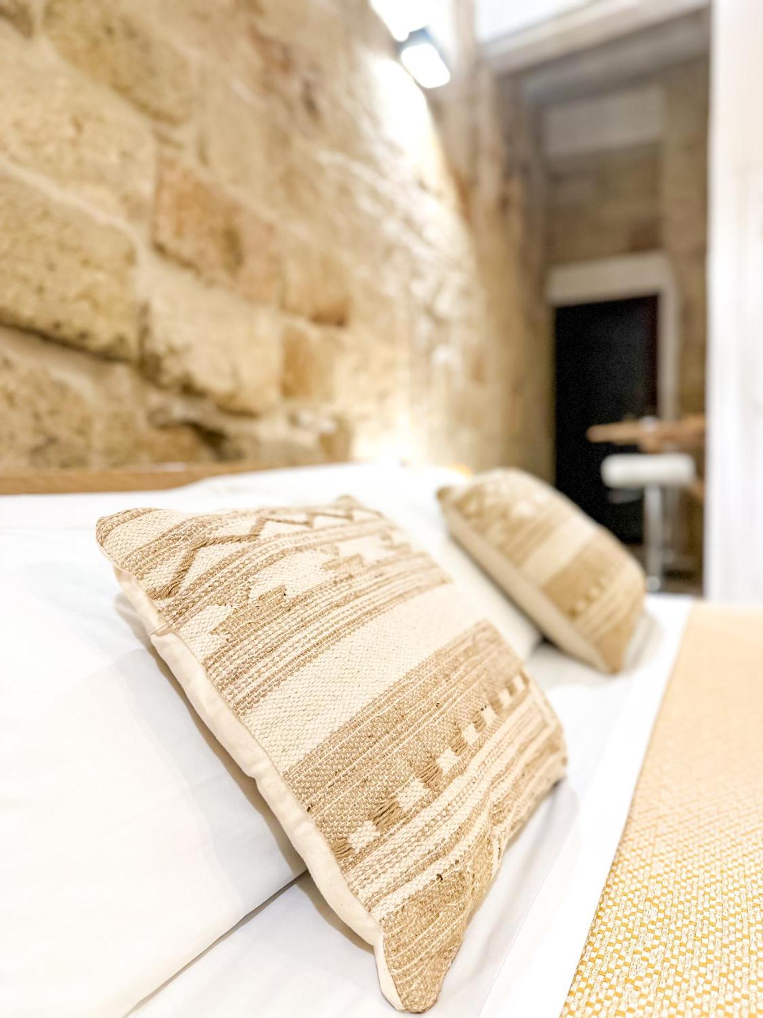 Old Tuff Apartments بولينيانو آ ماري المظهر الخارجي الصورة