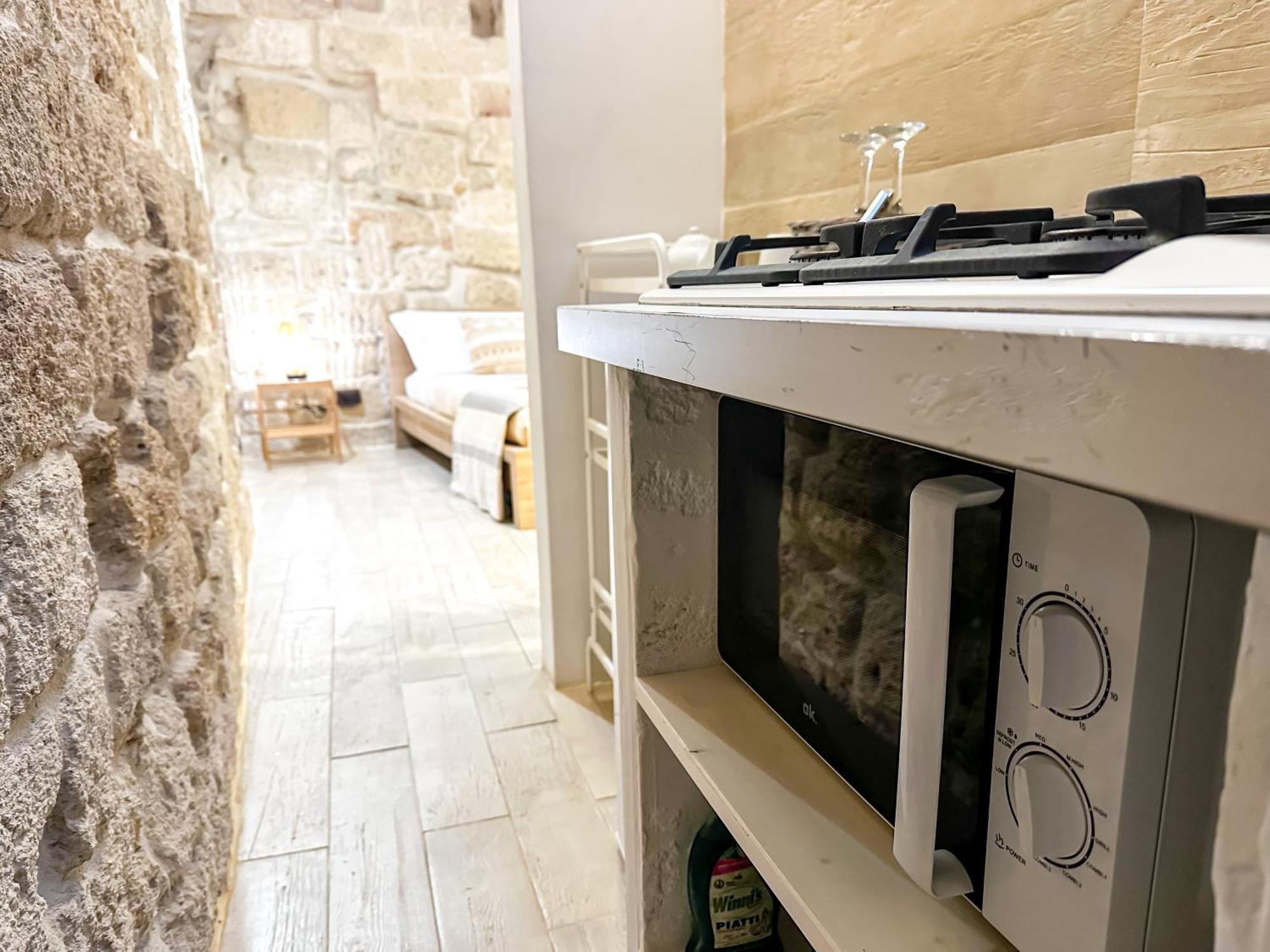 Old Tuff Apartments بولينيانو آ ماري المظهر الخارجي الصورة
